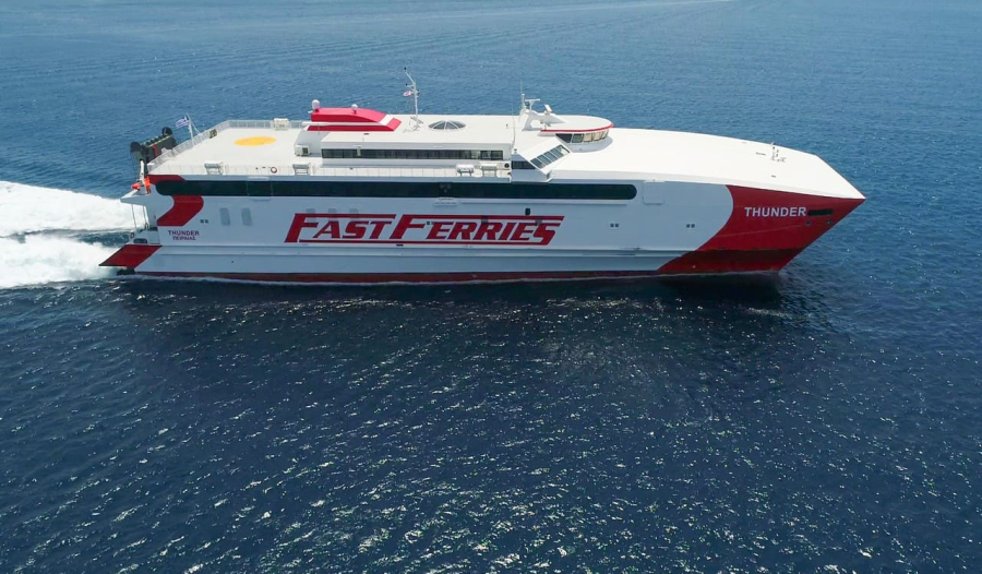 Πάρος: Ταλαιπωρία για 240 επιβάτες λόγω μηχανικής βλάβης στο Thunder