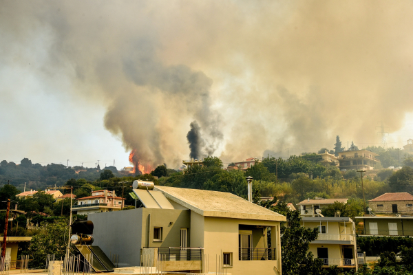 Πελετίδης: Στο 1 χλμ. από το κέντρο της Πάτρας η φωτιά, δεν αντιμετωπίστηκε σωστά