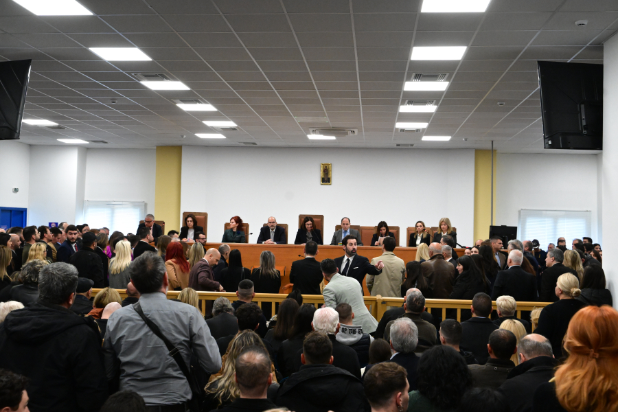 Ο Φλωρίδης και ο Άρειος Πάγος μέτρησαν τις καρέκλες - και τις βρίσκουν αρκετές…