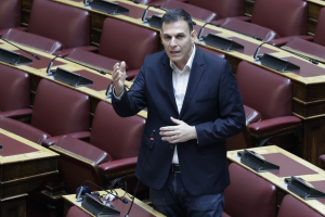 Καραμέρος για «καρτέλ στην ακτοπλοΐα»: Η κυβέρνηση παίρνει... άριστα και εδώ