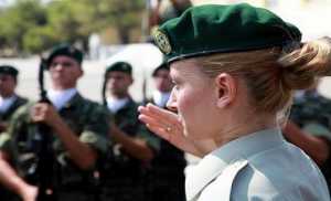 Στράτευση και των γυναικών το σχέδιο για ενίσχυση των Ενόπλων Δυνάμεων