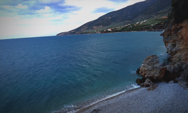 Η εντελώς ανέγγιχτη παραλία 2,5 ώρες από την Αθήνα