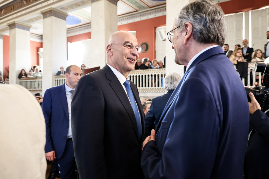 Σαμαράς και Δένδιας μαζί, στην τελετή για τον Βενιζέλο (Εικόνες)