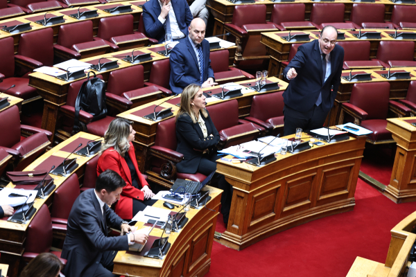 Κόντρα για τα Ίμια στη Βουλή