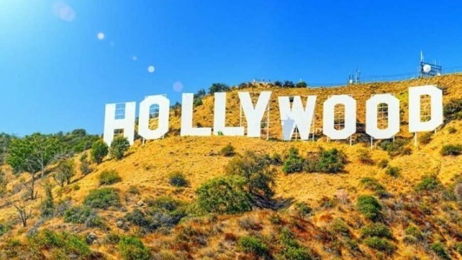 Στο Χόλιγουντ, οι σεναριογράφοι μπορούν να επιστρέψουν στη δουλειά