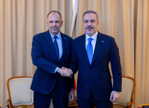 Σκόπια: 20λεπτη συνάντηση Γεραπετρίτη - Φιντάν