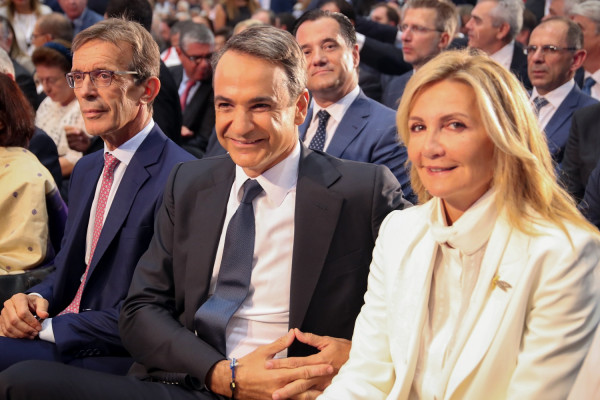 Στο αρχείο η υπόθεση για το πόθεν έσχες της Μαρέβα Μητσοτάκη