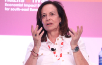 Άννα Διαμαντοπούλου: Έμεινε το ΠΑΣΟΚ μόνο να πάρει τις πιο δύσκολες αποφάσεις για να σωθεί η χώρα