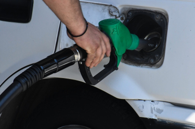 Γιατί η τιμή της βενζίνης στην Κύπρο είναι πιο φθηνή από την Ελλάδα, η Πρόεδρος των Βενζινοπωλών Αττικής απαντά