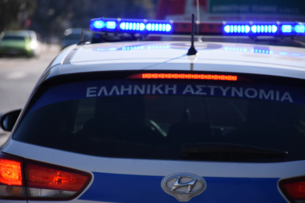 Σοκ στο Λουτράκι: Πέταξε γάτα από τον 5ο όροφο και βρήκε τραγικό θάνατο