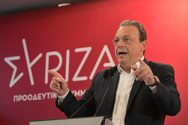 Ο αυτοεγκλωβισμός του Σωκράτη