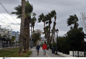 Καιρός 7/1: «Τρέχει» το έκτακτο δελτίο της ΕΜΥ, καταιγίδες και άνεμοι έως 9 μποφόρ - Το μπουρίνι «σάρωσε» την Αθήνα