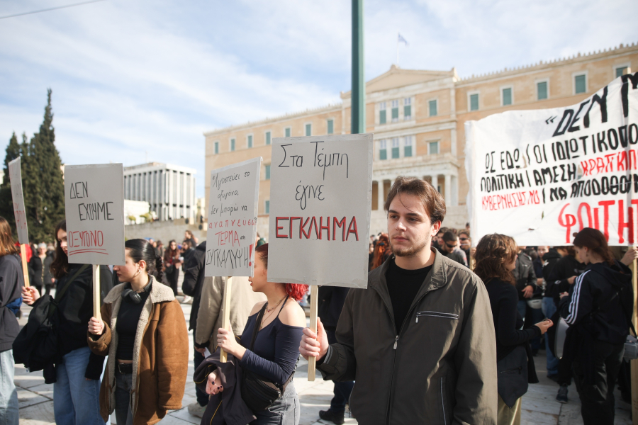 Οι αρχηγοί, ευτυχώς, μιλάνε – «Κάηκε» η μομφή για τα Τέμπη - Δύσκολη η κοινή πρωτοβουλία