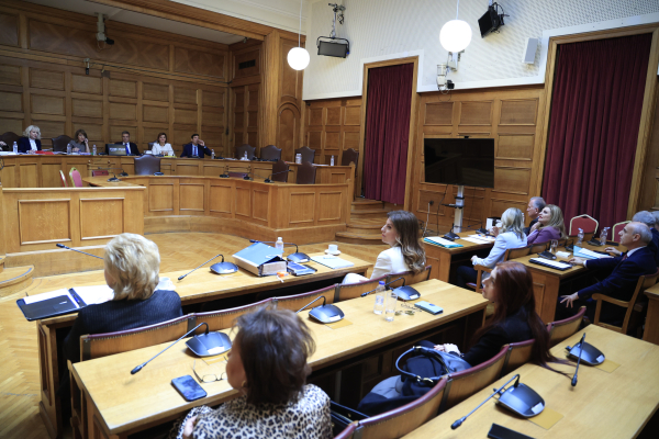 Μετωπική στην προανακριτική: «Αυλαία» ψήφισε η ΝΔ, «αθώος» δήλωσε ο Τριαντόπουλος