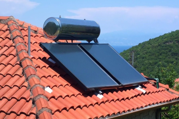 «Αλλάζω Θέρμανση και Θερμοσίφωνα»: Ρεκόρ αιτήσεων για τις αντλίες θερμότητας