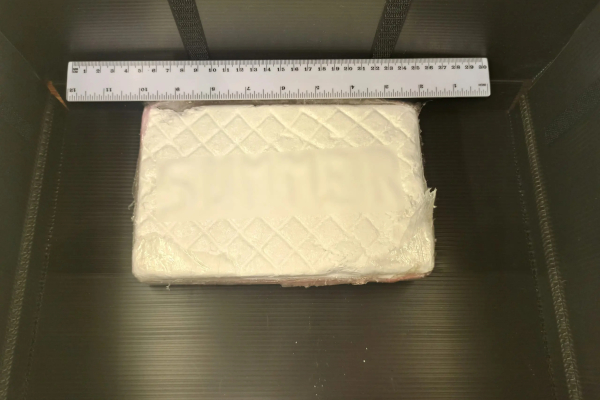 Κατασχέθηκαν πάνω από 100 κιλά κοκαΐνη σε κιβώτιο με καλαμαράκια