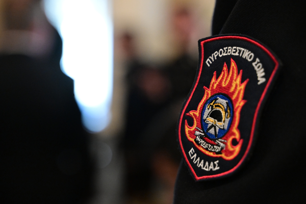 Επίθεση ομάδας Ρομά σε πυροσβέστες που κλήθηκαν να σβήσουν φωτιά στον Ασπρόπυργο