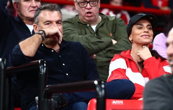 Γιώργος Λιάγκας-Μαρία Αντωνά: Η πρώτη selfie του ζευγαριού από τις διακοπές στη Μύκονο