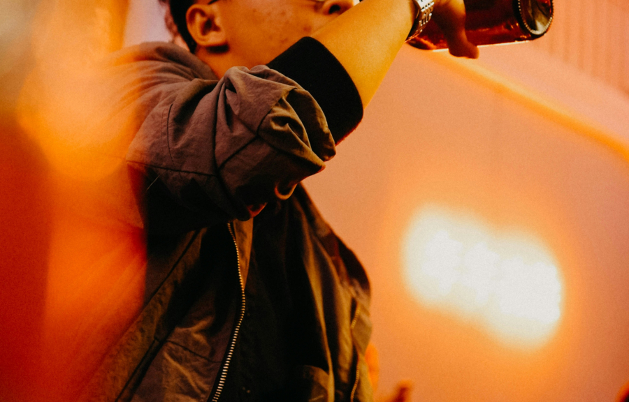 Ανησυχητικά στοιχεία για την κατανάλωση αλκοόλ από ανηλίκους στην Ελλάδα - Τι προκαλεί