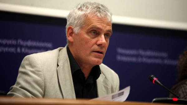 Τσιρώνης: "Ένα νέο επαναστατικό υποκείμενο δεν μπορεί να είναι βίαιο"