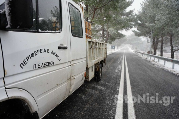 Λέσβος: Χιονίζει από το πρωί - Δυσκολίες στις μετακινήσεις