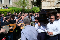 Πετρολούκας Χαλκιάς: Υπό τους ήχους του κλαρίνου το τελευταίο «αντίο» στον μουσικό (Εικόνες)