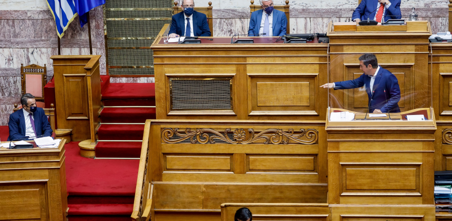 Ώρα... παρακολουθήσεων στη Βουλή, διασταυρώνουν τα «ξίφη» τους οι πολιτικοί αρχηγοί