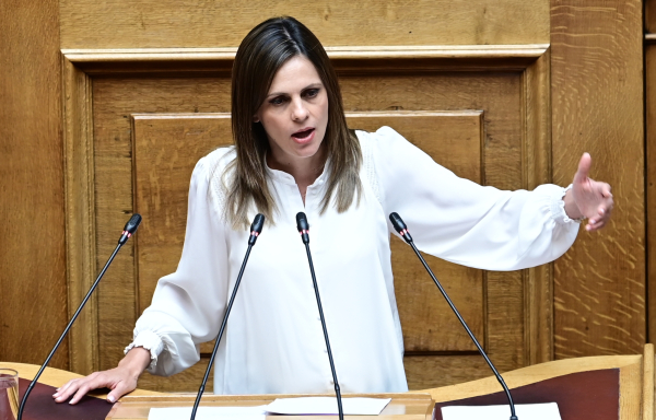 Έφη Αχτσιόγλου: Δουλοπρεπής και ντροπιαστική η στάση Μητσοτάκη απέναντι στο Ισραήλ