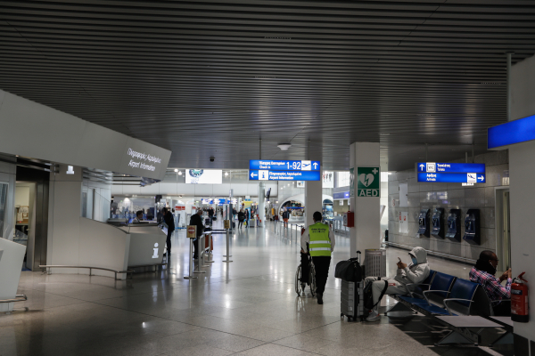 Μεγάλες καθημερινές καθυστερήσεις στο «Ελευθέριος Βενιζέλος» - Τι λένε Aegean και Ryanair