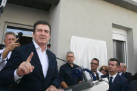 Χρυσοχοΐδης: Ιδιοκτήτη και ενοικιαστή θα αφορά η ρύθμιση για τα άτυπα υπνωτήρια στην Αθήνα