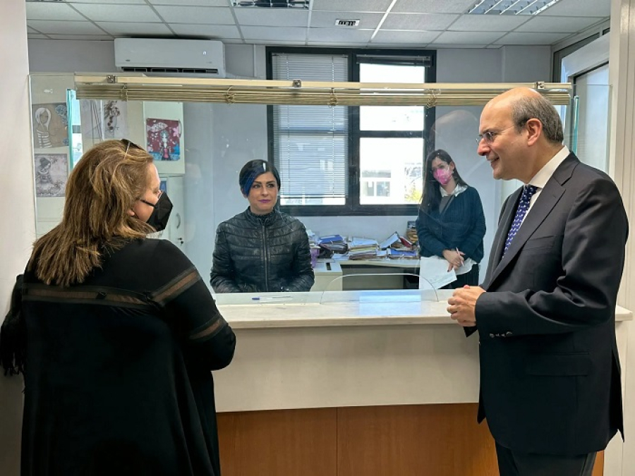 Νέοι υπάλληλοι στον ΕΦΚΑ, θα κλείνουν επί τόπου ραντεβού και θα εξυπηρετούν ασφαλισμένους