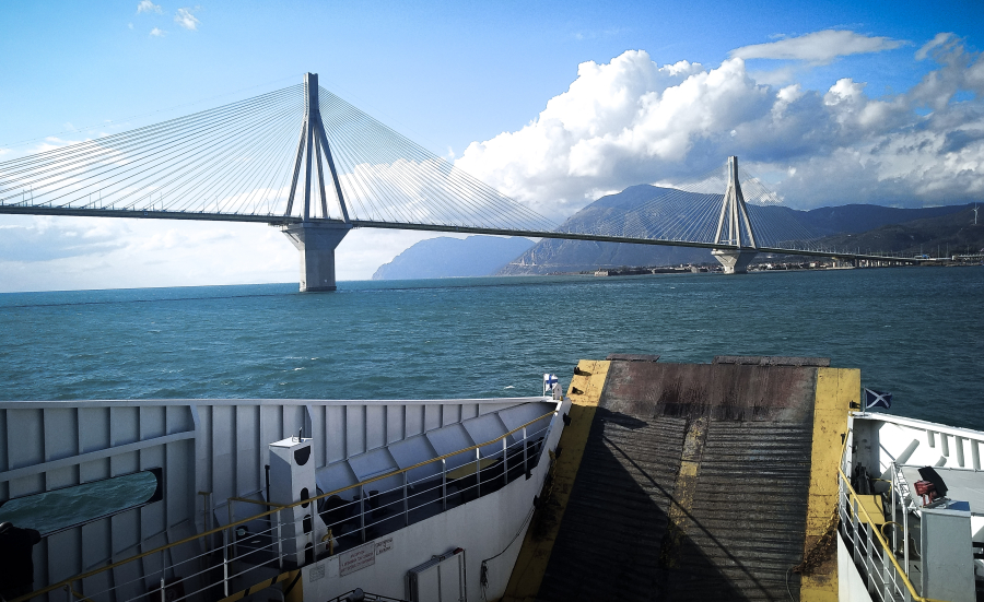 Κλειστό το πορθμείο Ρίου - Αντιρρίου λόγω ισχυρών ανέμων