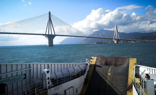 Κλειστό το πορθμείο Ρίου - Αντιρρίου λόγω ισχυρών ανέμων