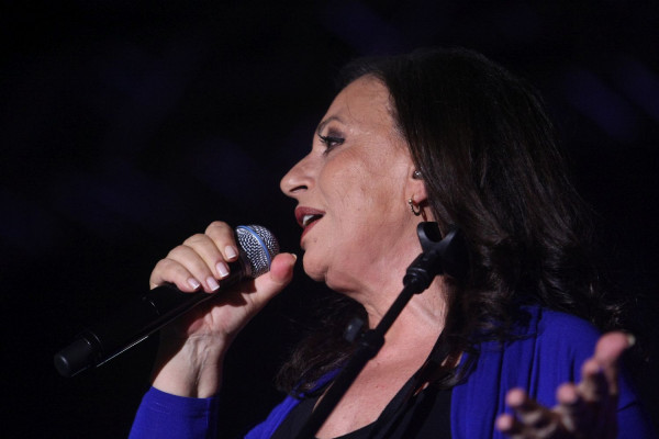 Χάρις Αλεξίου: Ρίχνει αυλαία στο τραγούδι - Αυτό είναι το τελευταίο που ηχογράφησε