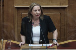 Ξενογιαννακοπούλου για υπερωρίες: Θεσμοθετούν την απλήρωτη εργασία