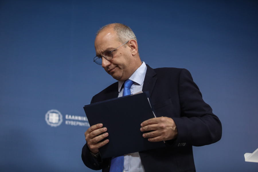 Οικονόμου κατά Τσίπρα: «Εκανε φθηνή αντιπολίτευση με ντεκόρ τα καμένα»