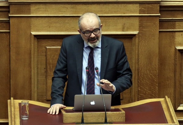 ΔΗΣΥ για Νοσοκομείο Σαντορίνης: o Πολάκης διορίζει τους φίλους του με εξοργιστικά υψηλές αποδοχές