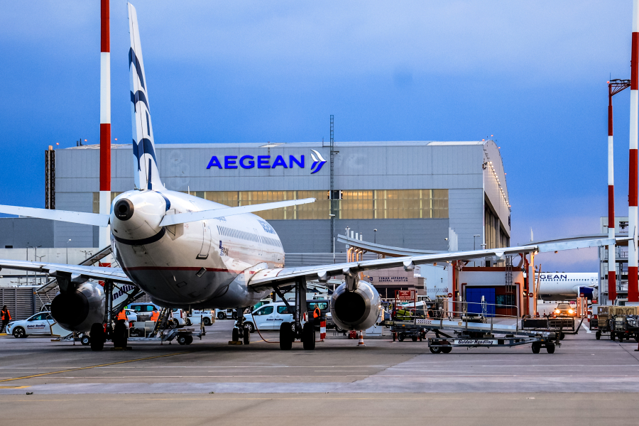 Με αεροσκάφη της AEGEAN και της Olympic Air το Άγιο Φως σε πόλεις της Ελλάδας
