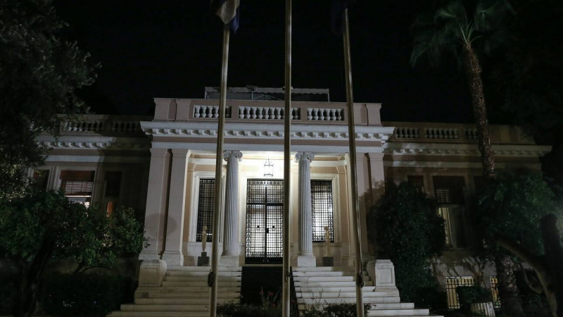 Μαξίμου για τα γκαζάκια στα γραφεία Zeus+Dione: «Θρασύδειλοι τραμπούκοι»