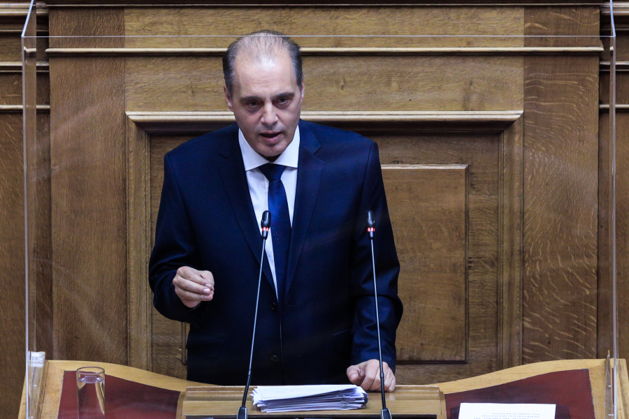 Βουλή-Βελόπουλος: «Γιατί κ. πρωθυπουργέ βγάζετε απ' έξω την Κύπρο;»