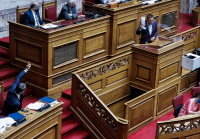 Με τις 158 ψήφους της Νέας Δημοκρατίας πέρασε το εργασιακό νομοσχέδιο