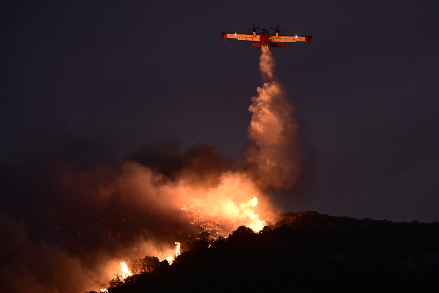 Ηλιόπουλος: Πάρτε πίσω τώρα τους εποχικούς πυροσβέστες που διώξατε!