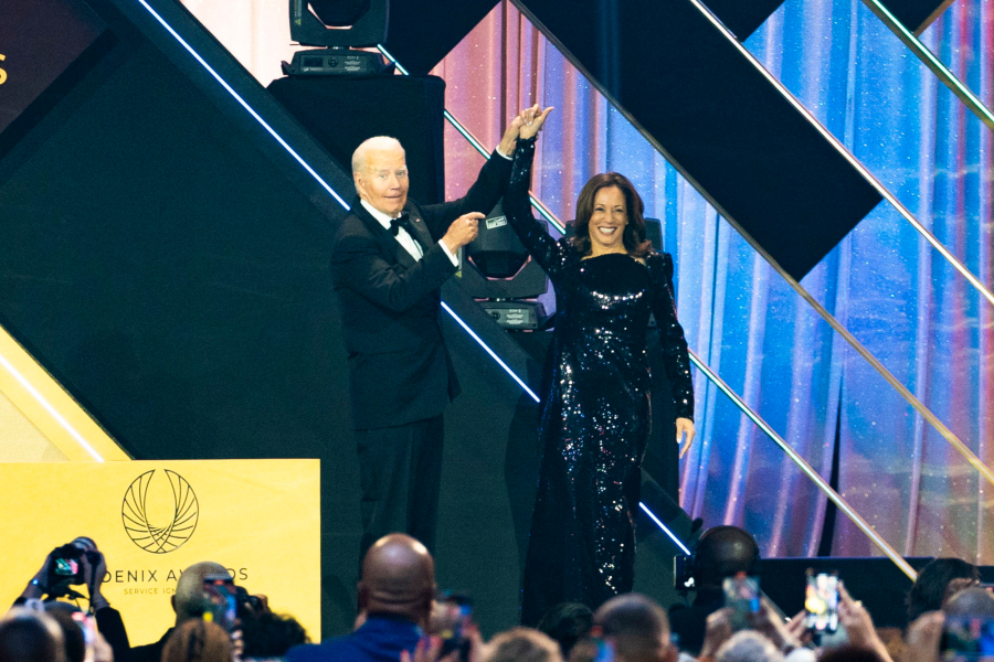 Δημοκρατικοί κατηγορούν τον Μπάιντεν για την ήττα της Χάρις - Έχασε γυναίκες και νέους