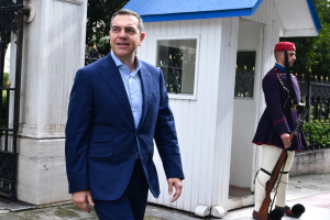 Η «Ιθάκη» στη Λάρισα: Η νέα γενιά στο προσκήνιο, η αποκάλυψη που δεν έγινε και «βέλη» σε Μητσοτάκη για ακρίβεια