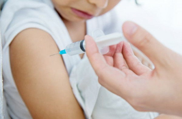 Εμβόλιο γρίπης σε όλα τα παιδιά: Αναγκαίο ή όχι; Τι απαντά ο καθηγητής Σωτήρης Τσιόδρας στο Dikaiologitika News