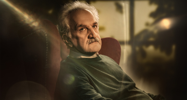 Η Άννα Μαρία Παπαχαραλάμπους σκηνοθετεί τον Δημήτρη Καταλειφό