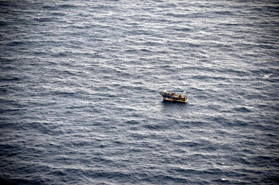 Στους τρεις οι νεκροί μετανάστες από το ναυάγιο στη Φολέγανδρο