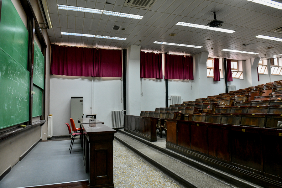 Πάτρα: Σεξιστική επίθεση σε τρανς φοιτητή, τον ξυλοκόπησαν και του πέταξαν μπογιές