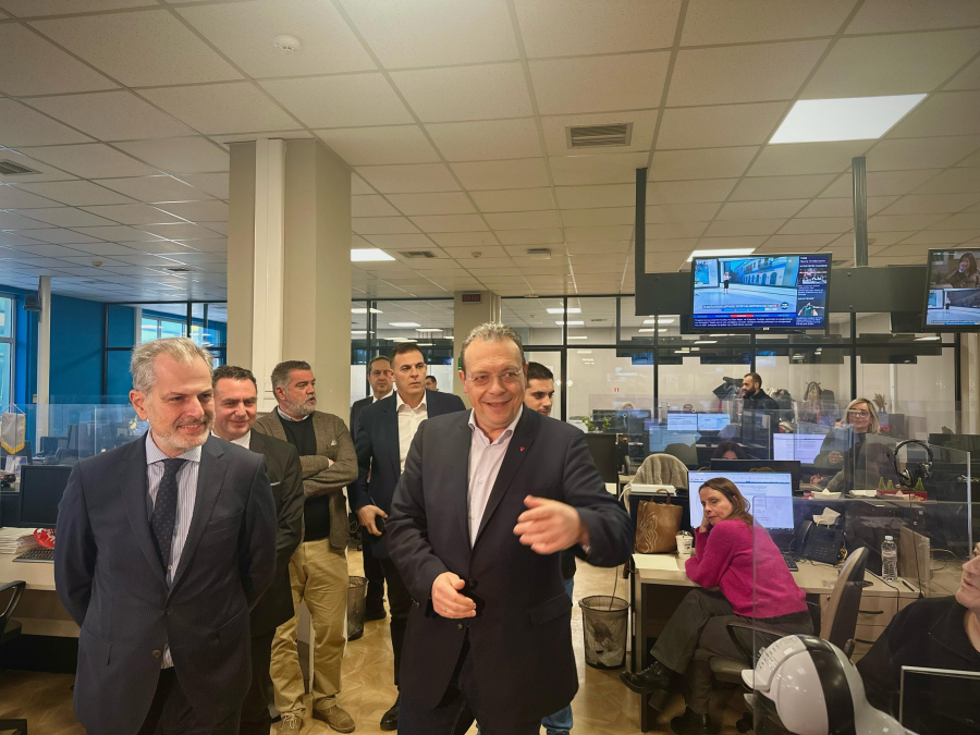 Επίσκεψη Φάμελλου στην ΕΡΤ: Απαράδεκτο και αντιδημοκρατικό να υπόκειται στον πρωθυπουργό