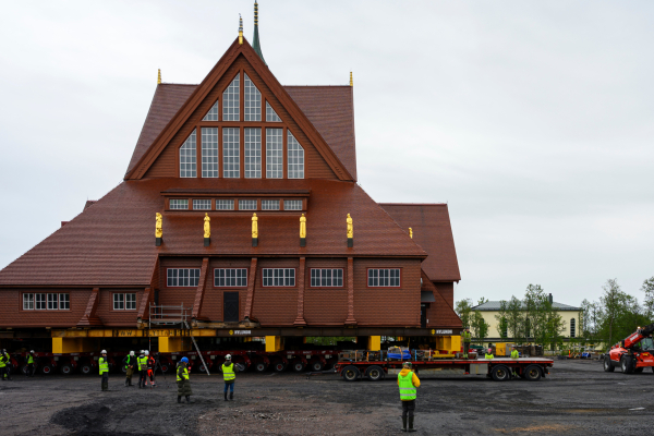 Σουηδία: Η απίστευτη μετακίνηση της εκκλησίας Κιρούνα - Τη σήκωσαν από τα θεμέλια (Βίντεο)